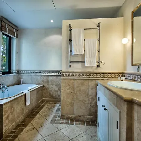 Sleeps 12 With Pool Air Con And Wifi Benfarras