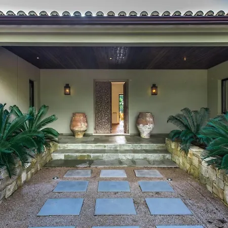 Sleeps 12 With Pool Air Con And Wifi *