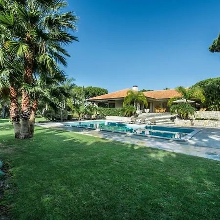 Villa Sleeps 12 With Pool Air Con And Wifi *