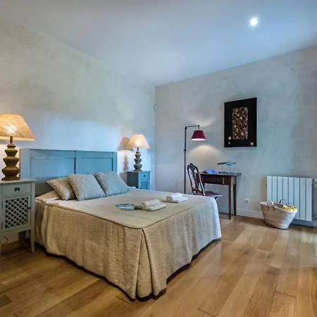 Sleeps 12 With Pool Air Con And Wifi Benfarras